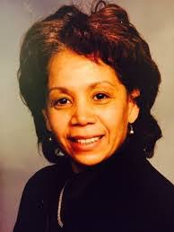 Leslie Vining's Instagram, Twitter & Facebook