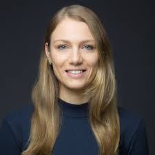 Mona Kraus's Instagram, Twitter & Facebook