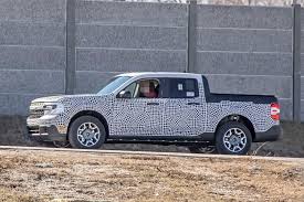 The automaker revealed the 2022 ford maverick on tuesday after months of rumors that it was considering entering the compact pickup segment. 2022 Ford Maverick Small Pickup Truck Will Enter Production In July 2021 Autoevolution