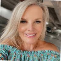 Brenda Dunphy's Instagram, Twitter & Facebook