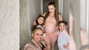 La Esposa De Larry Hernandez Ensena Su Baby Bump Y Realiza Divertido Baile