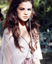 Pin By Betul Kartal On Little Selena Selena Gomez Beauty Selena