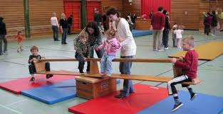 Wippe Langbank Kinderturnen Turnen Mit Kindern Kinder Sport