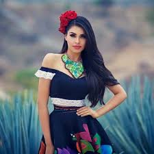 Pin En Outfits Mexicanos
