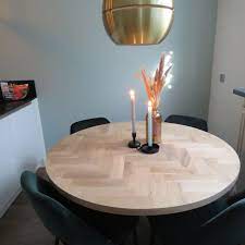 ronde eiken visgraat tafelblad lawica tafel rond hout ronde eettafel eetkamer idee