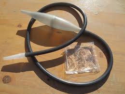 Then the hose is inserted into the ice bazooka (if you use a hurricane hose, the ice bazooka can also be directly connected to the mouthpiece, and with glass hoses, the ice bazooka can be used instead of the glass mouthpiece as well). Silikonschlauch Ice Bazooka Schlauch Im Test Shishatrends