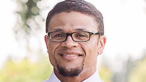 Washington high school football offseason coaching hires in 3A: Tony Slater  moves