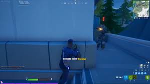 This area can be found where the old box factory was in the previous season and is now home to another feline character in the form of kit. Kit Dans Fortnite Nouveau Boss De La Saison 3 Et Armes Mythiques Breakflip Actualites Et Guides Sur Les Jeux Video Du Moment