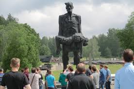 Während des versandes an moskauer krankenhaus nr. Hoffnung Fur Tschernobyl Opfer Azubis Von Thyssenkrupp Steel Europe Aus Bochum Dortmund Und Duisburg Sanieren Schule In Weissrussland