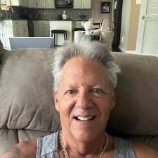 Hi everyone, thanks for letting me join you! I LOVE my outdoor oven and  it's still quite new, so still becoming used to it. Made pizzas last night.  Yum yum. I want