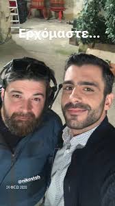 Η νέα καθημερινή κωμική σειρά του. Anypomonei Gia Thn Epistrofh Toy Ela Sth 8esh Moy Pics Freegossip Gr