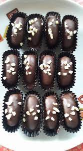 Pertama sekali, ia perlu dibakar terlebih dahulu sebelum disalut dengan coklat apabila telah sejuk. Resepi Kuih Almond London