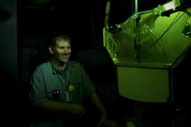 Neutrons measured with unprecedented precision using a  'magneto-gravitational trap'