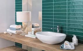 Alternative au total look blanc, le carrelage métro se pose en bicolore. Carreaux Ceramiques Pour Les Murs Porcelanosa