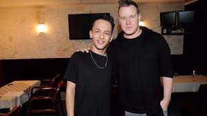 Jan bendig se svým přítelem. Jan Bendig A Jeho Partner Pritel Hvezdy Superstar Si Muze Oddychnout 8 Let Uz Mu Nehrozi Extra Cz