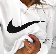 Nike Shoes Style The Glitter Chic Nikoletalj Nljuljduraj Blogs Fashion Nike Outfits Workout Clothes Nike