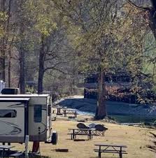 Viral RV couple stops in Pigeon Forge