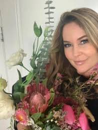 Some people complain that roses have thorns. Others are thankful that  thorns have roses. 🌹 #flowers #Thanksgiving #quotes #quoteoftheday  #wordsofwisdom #givethanks