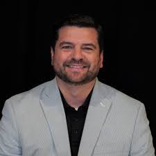 Derek Chance's Instagram, Twitter & Facebook