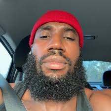 Austin Tolson❄️🥵 (@ATizzzle)