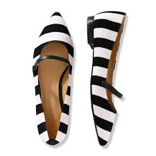 Black And White Striped Flats Stripe Pointed Toe Flat With Images Shoes Pretty Shoes Striped Flats