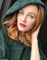 You's Penn Badgley and Victoria Pedretti pose in behind-the-scenes snaps  for season two