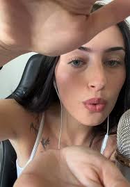 Asmet Aimee Hand Auf