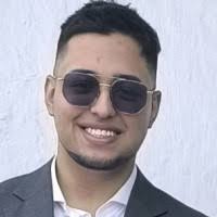 200+ perfiles de «Karl»