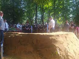 Как писал topnews, похороны владимира меньшова прошли накануне. Pc 7c0xefz8nhm