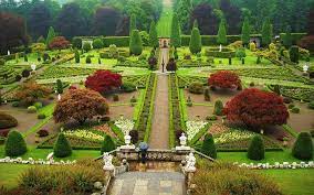 There is generally a large outdoor area dedicated to entertaining and generally perth landscaping also often involves an informal relaxed layout with the use of curves and rounded garden beds and structures. Gardens To Visit In Perthshire Great British Gardens