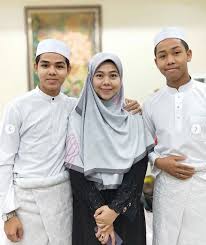Hidup ini tinggal sisa dan saki baki yang kita tidak tahu bila ia akan berakhir. Terima Phd Usia 43 Tahun Ada 7 Anak Ustazah Norhafizah Musa Cetus Inspirasi Nona