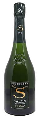 Avant la dégustation, laisser la champagne s'aérer quelques minutes dans la verre que l'on choisira de préférence assez évasé, proche de la forme « tulipe ». Salon Le Mesnil Blanc De Blancs An Original Unicorn Champagne Quill Pad