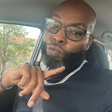 Esha Walker's Instagram, Twitter & Facebook