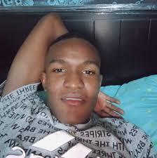 Pep Guardiola poked fun at Florentino Perez and Real Madrid, criticising  the grass at the Santiago Bernabeu 🤣 In the aftermath of a stunning 3-3  draw, Guardiola told Perez that he should