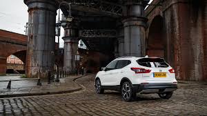 Innerorts 7,1, außerorts 5,0, kombiniert 5,8; New Nissan Qashqai Review Car Magazine