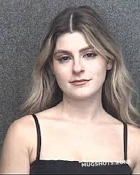 Sarah Beecroft's Instagram, Twitter & Facebook