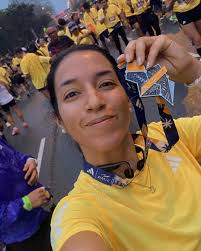 The journey 🏅✨ Entender que ningún camino es el mismo, que todos tenemos  nuestros tiempos, nuestras herramientas y nuestras metas. Enseñarle a la  vocecita en tu cabeza que dice “sí podemos, estamos