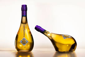 Callegari Olive Oil My Most Favorite Olive Oil Packaging To Date Not Only The Beautiful Bottle But Olive Oil Packaging Glass Packaging Food Packaging Design