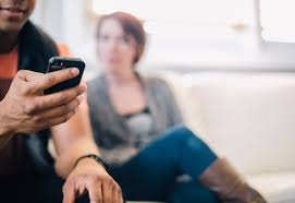 Ciri ciri wanita selingkuh lebih mudah di temukan di bandingkan dengan ciri ciri pria selingkuh. 5 Petanda Besar Teman Lelaki Korang Masih Belum Matang Remaja