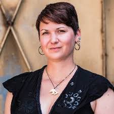 Sara Dewitt's Instagram, Twitter & Facebook