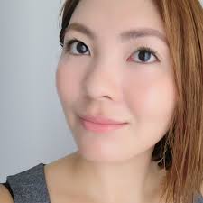 Two different texture makes inner lip vivid, outer lip matte! Laneige Two Tone Lip Bar In No 7 Every Day Is Lipstick Day