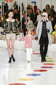 Доставка по рф 0 руб. Watch Karl Lagerfeld Chanel Cruise Show Seoul Interview British Vogue British Vogue