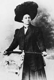 A David Neel En Sus Dias De Cantante De Opera Witches Altar Alexandra Iconic Women