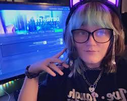 Game Stream and Photo Sharing