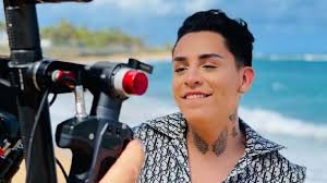 It was written by andrés torres, rafa arcaute, martin, vives, and mauricio rengifo, while the production was handled by torres, rengifo and arcaute. Kunno Narra Su Experiencia Al Grabar Cancion Bonita Junto A Ricky Martin Y Carlos Vives Puro Show