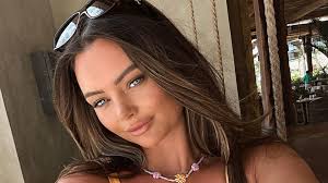 Forgotten Love Island star Kendall Rae Knight looks incredible as she shows  off her tan in striped bikini