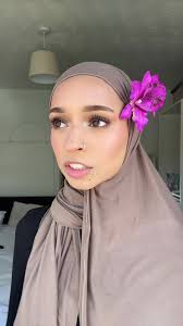 Muslim Women's Struggles with Wearing Hijab Honestly