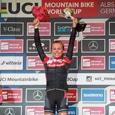 Loana lecomte écrase tout, signant sa troisième victoire de la saison !. Loana Lecomte La Nouvelle Etoile Du Vtt Francais L Equipe