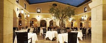 La tariffa include il wifi, uno spuntino pomeridiano al bar e l'accesso alle piscine, alle saune e alla palestra. Cucina Mediterranea Adler Spa Resort Thermae