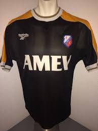 Lees hier hoe we omgaan met jouw inschrijving. Fc Utrecht Weg Fussball Trikots 1998 1999 Sponsored By Amev